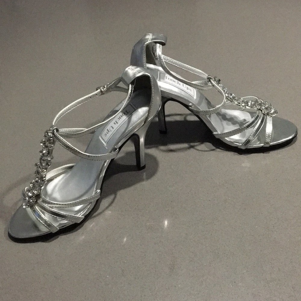 NWOT silver strappy heels